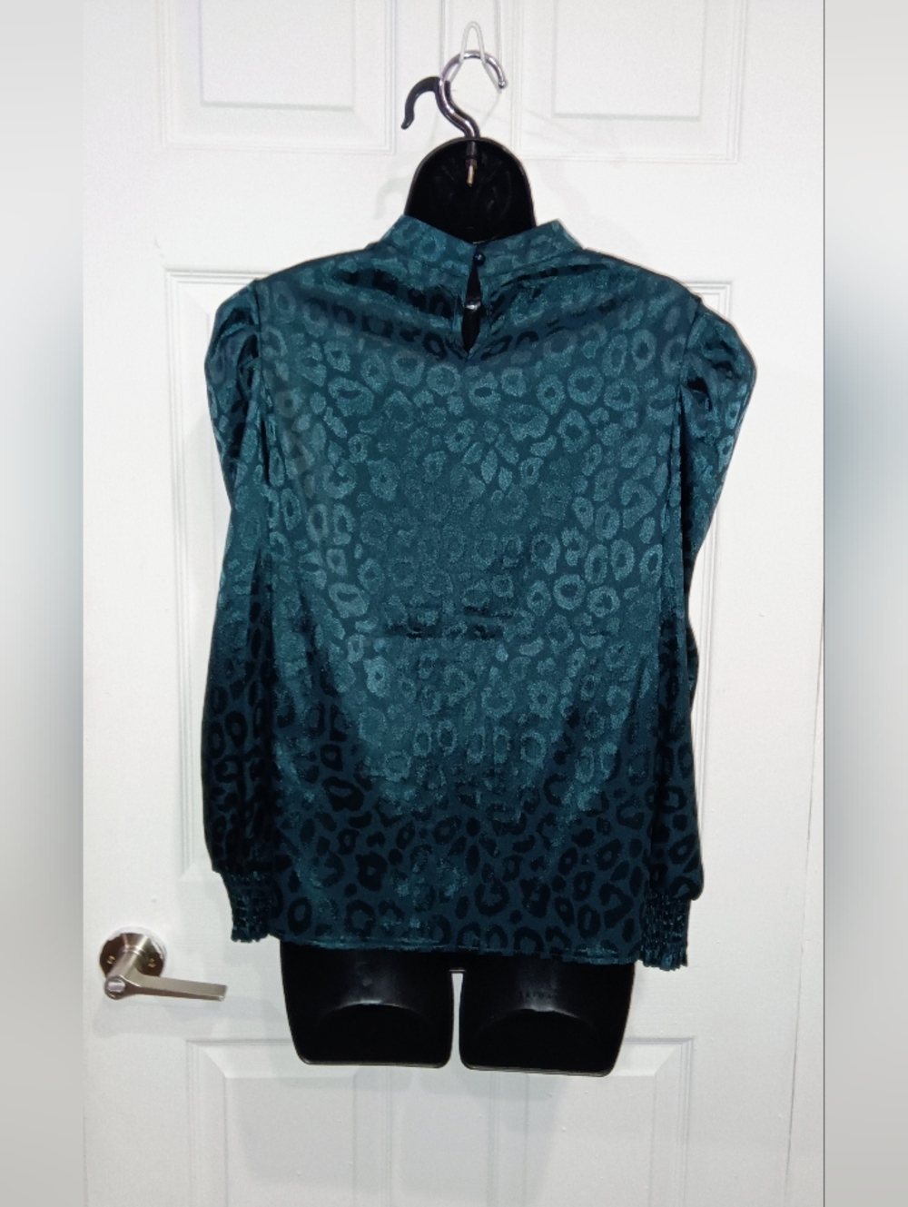 SHEIN Emerald Green Leopard Jacquard Puff Sleeve Blouse - Picture 3 of 4